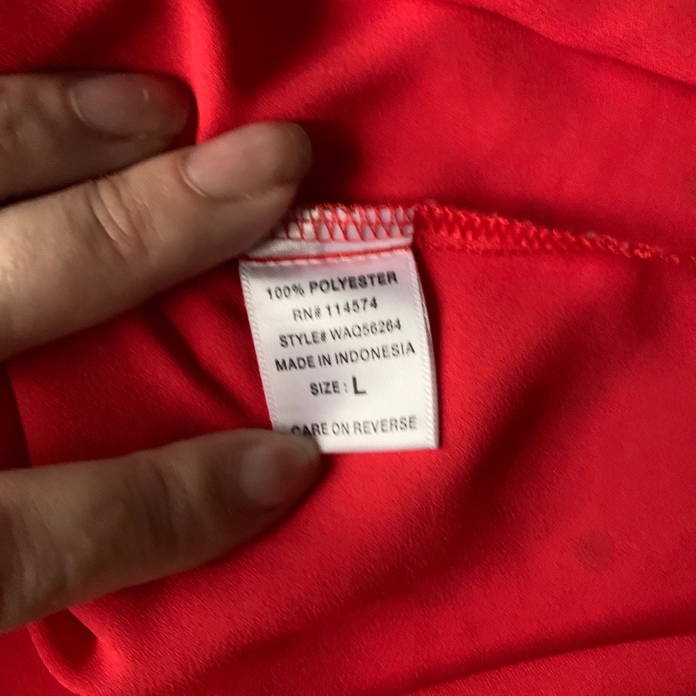 RO&DE sleeveless red button down split neck - Picture 3 of 6